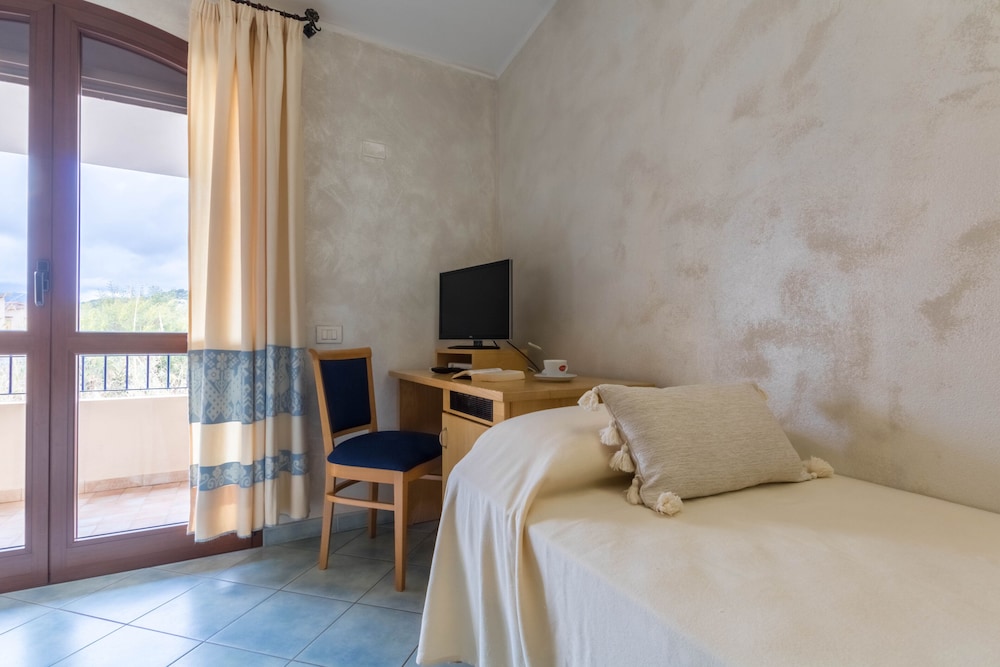 Comfort Triple Room, Balcony, Mountain View photo 2