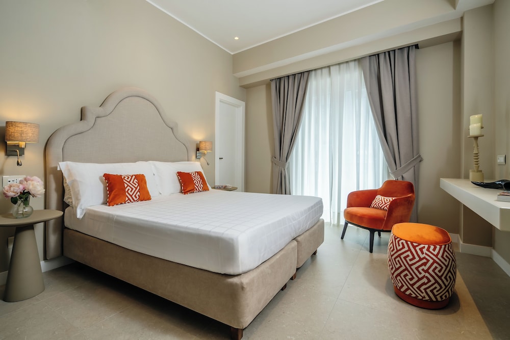 Deluxe Double Room - Photo 19