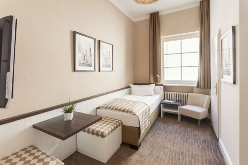 Single Room (Mini)