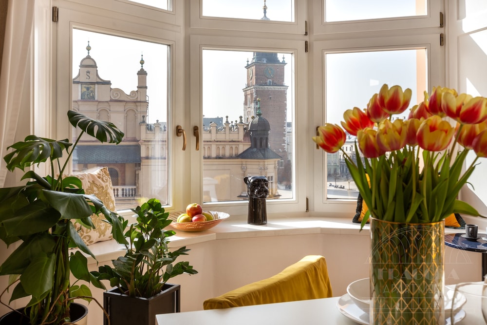 Royal Apartment, 1 Bedroom, Kitchenette, City View photo 3
