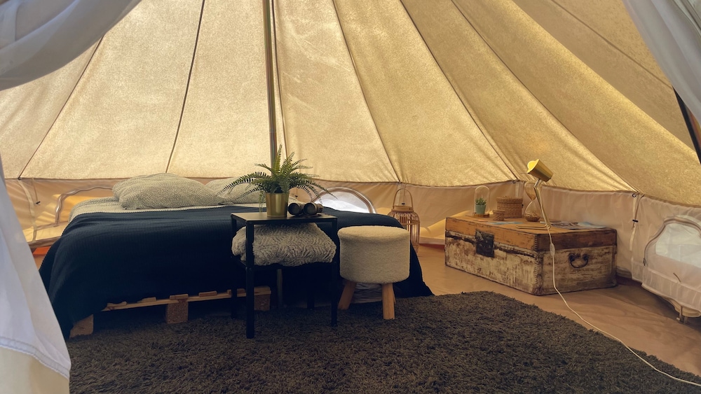 Standard Tent, 1 Double Bed photo 3