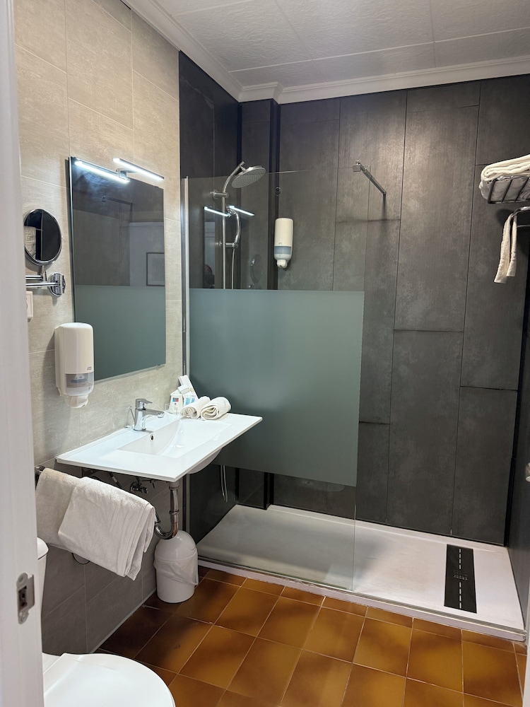 Comfort Double Room, Balcony, Garden View photo 3