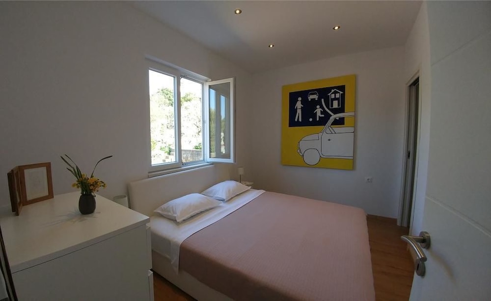 Apartment, 1 King Bed, Non Smoking, Sea View photo 1