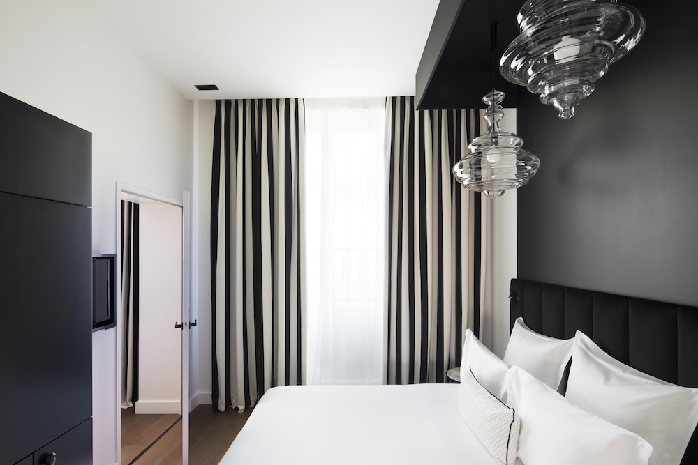 Suite (Prestige)