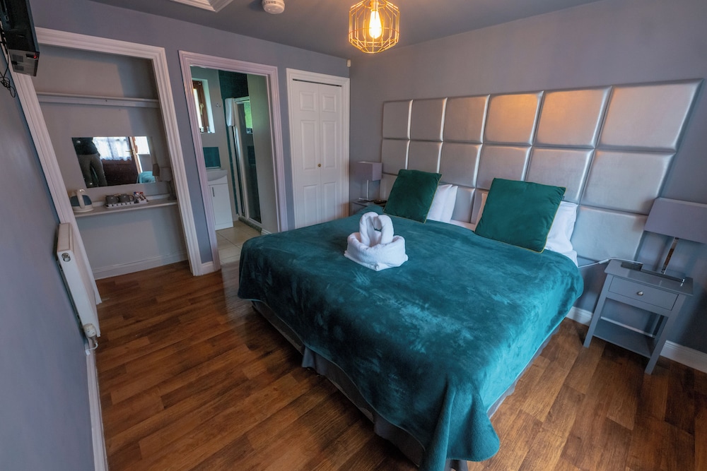 Double or Twin Room - Photo 3