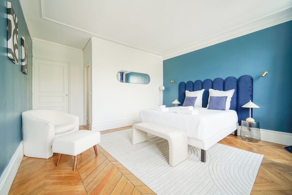 Deluxe Apartment