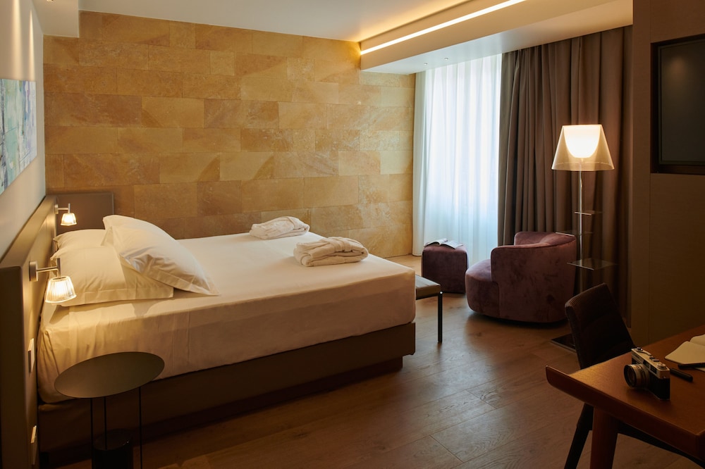 Deluxe Suite photo 3