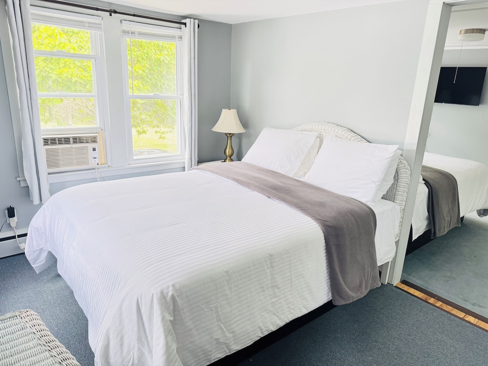 Double Room, 2 Queen Beds photo 2
