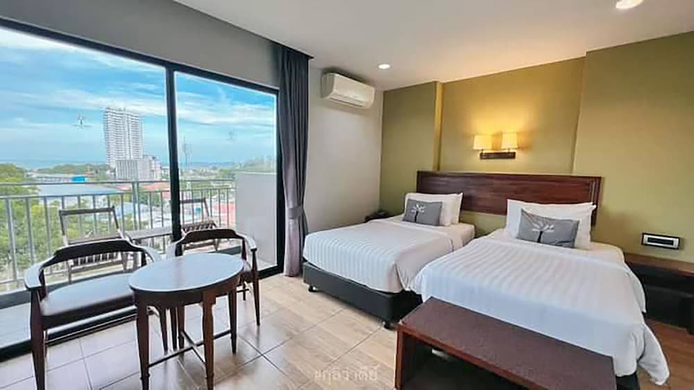 Standard Twin Room - Photo 8