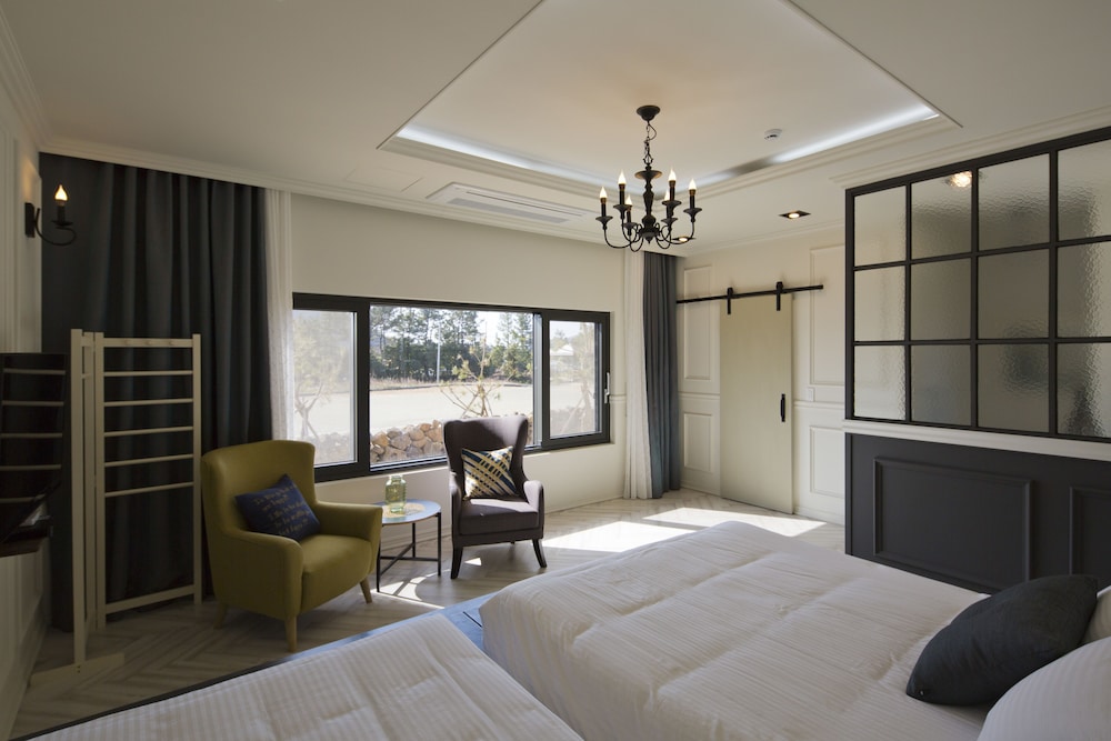 Deluxe Twin Room photo 3