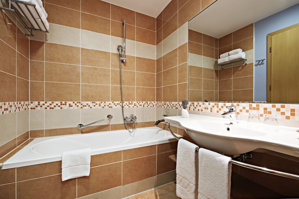 Standard Double or Twin Room, Balcony photo 3