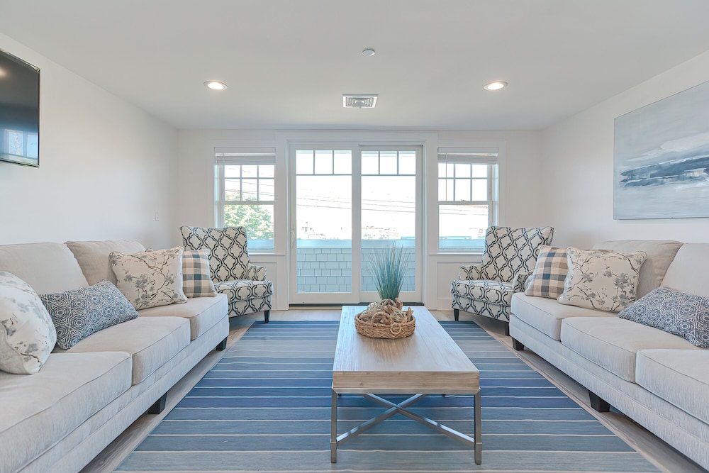 Luxury Condo, Balcony, Harbor View (209) photo 3