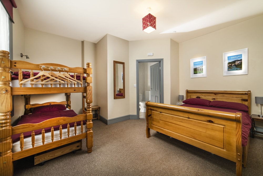 Deluxe Suite, Ensuite ( Room Sleeps Max 4) photo 1