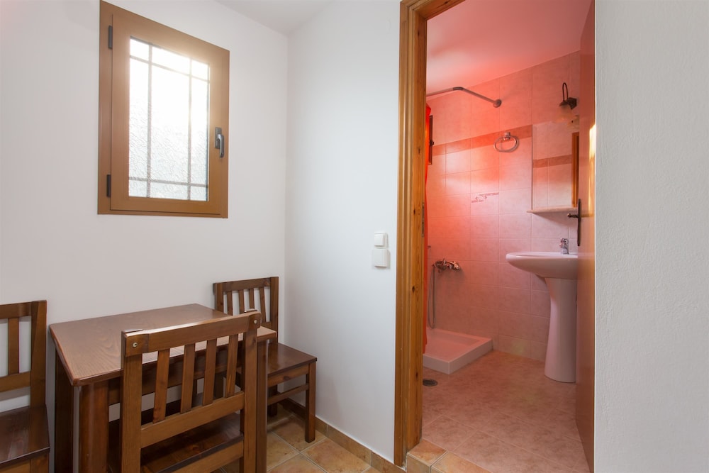Apartment, Kitchenette, Courtyard Area photo 2