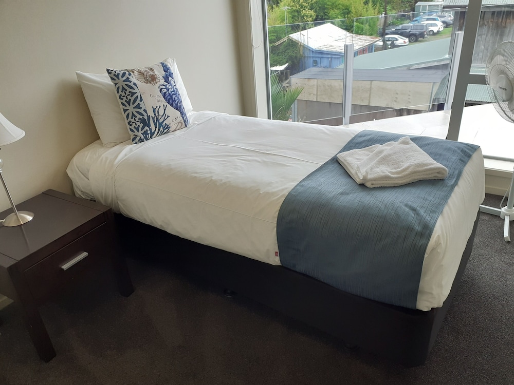Standard Apartment, Multiple Bedrooms, Non Smoking, Kitchen (3 Bedroom  Partial View) photo 3