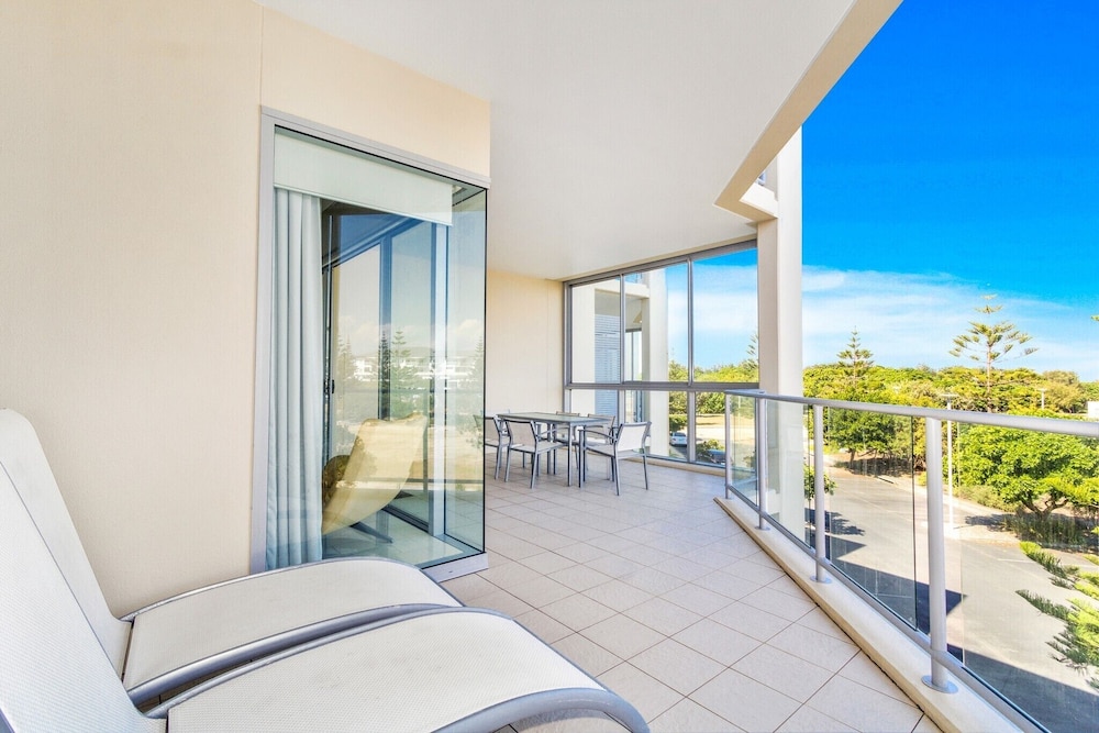 Suite, 3 Bedrooms, Jetted Tub, Park View photo 1