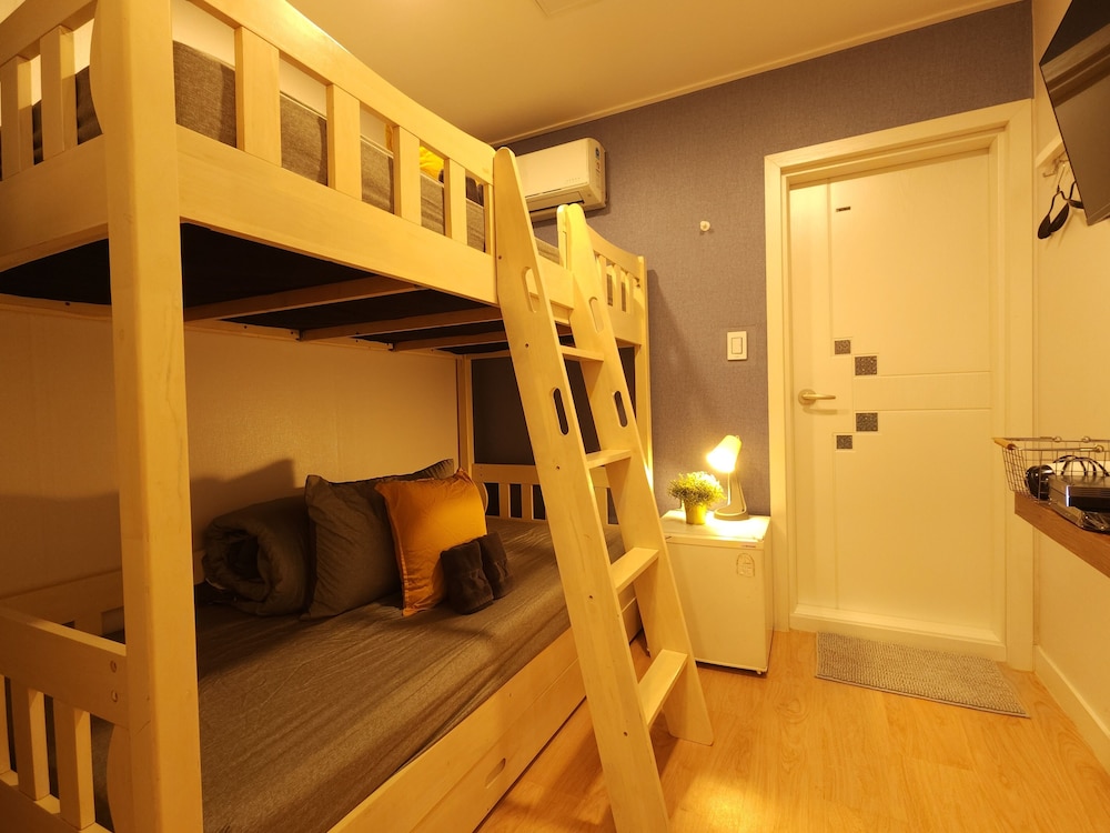 Bunk Bed - Photo 3