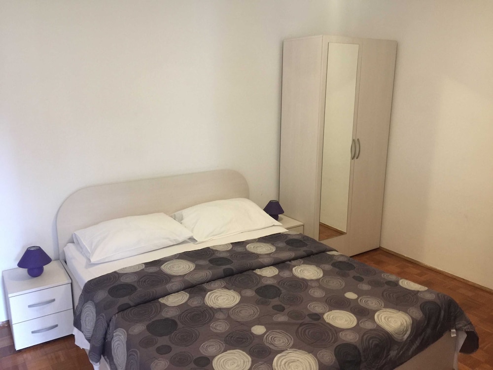 Double Room (Double Room-1)