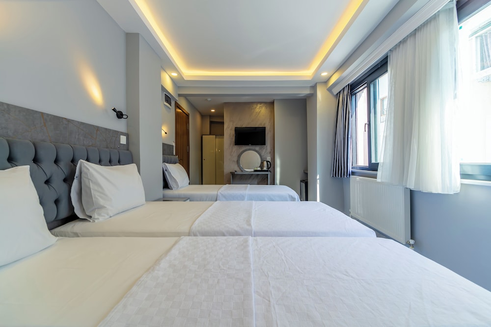 Basic Triple Room photo 2