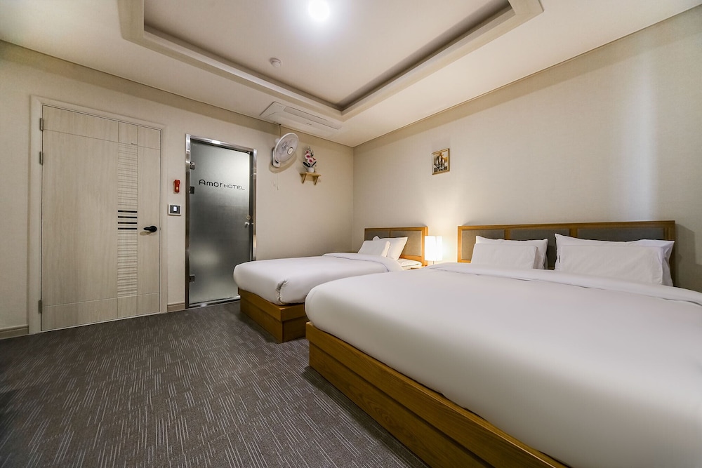 Deluxe Twin Room photo 3