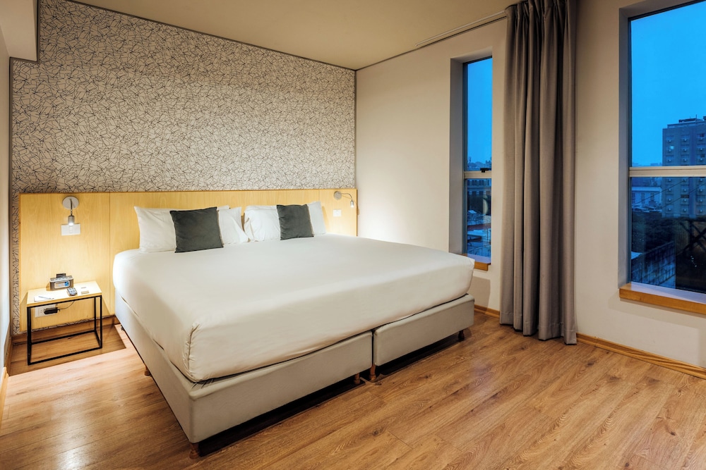 Junior Single Room, 1 King Bed