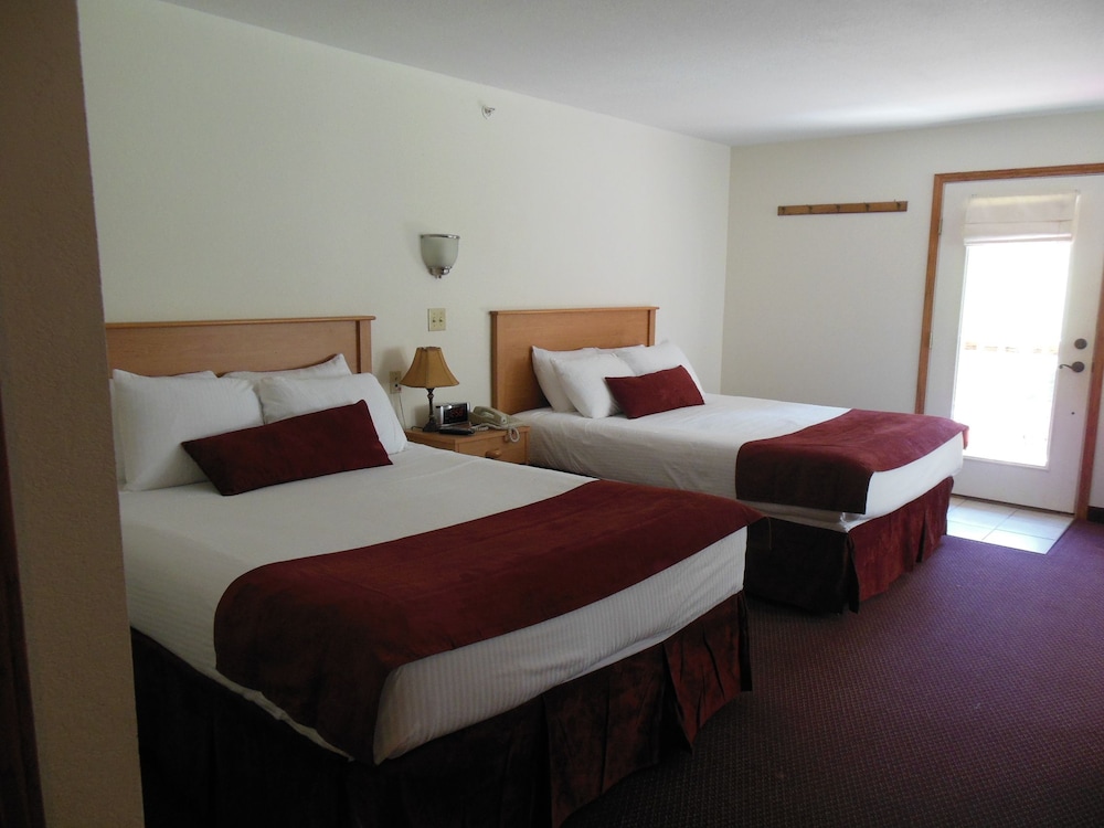 Standard Room, 2 Queen Beds photo 3