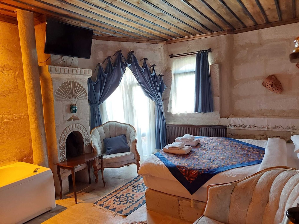 Deluxe Room - Photo 1
