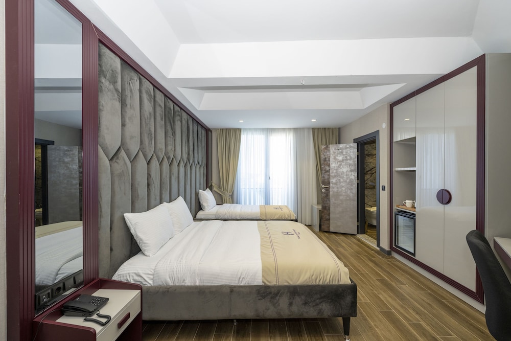 Deluxe Double or Twin Room - Photo 18
