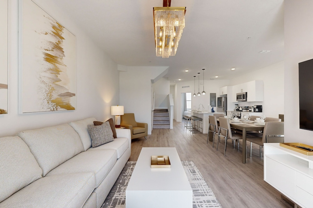 Townhome, 6 Bedrooms
