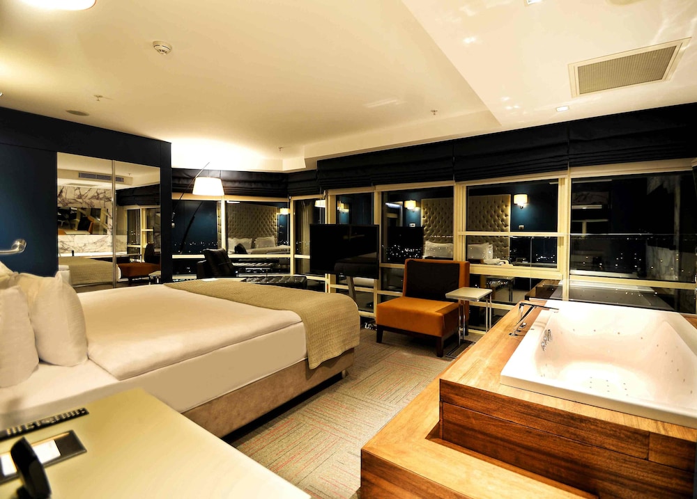Executive Room, 1 King Bed, Non Smoking