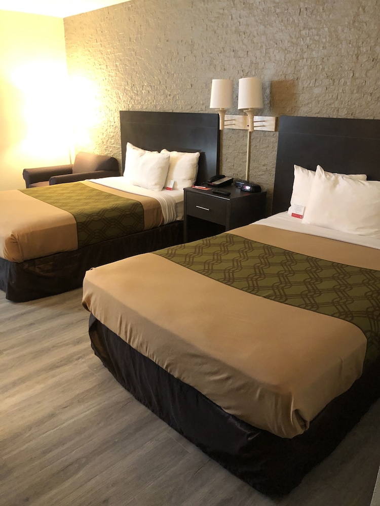 Standard Room, 2 Double Beds, Non Smoking - Photo 5