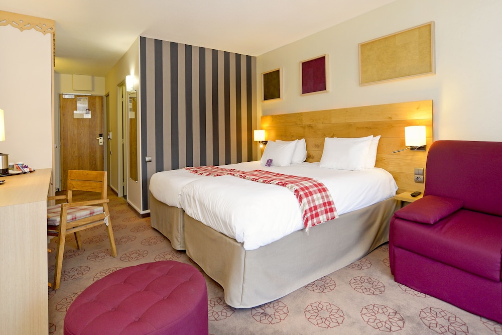 Standard Twin Room, 2 Twin Beds, Balcony (twin beds, sofa) - Photo 1