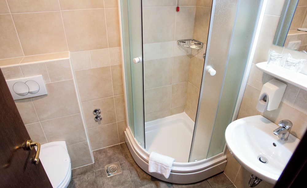 Standard Suite - Photo 4