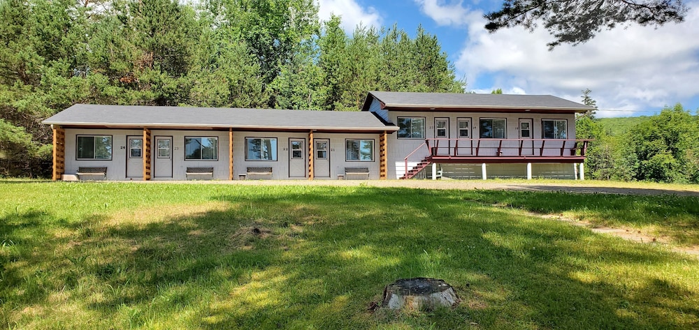 Family Room, 2 Double Beds, Kitchen (Big Chickadee) photo 2