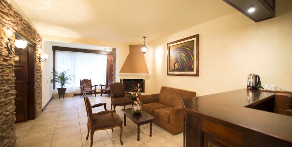 Superior Room, 1 King Bed (Suite) - Photo 3