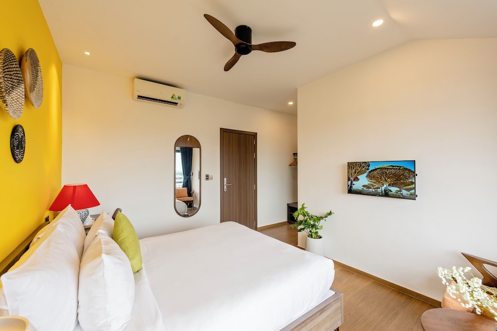 Junior Suite Village View - Photo 4