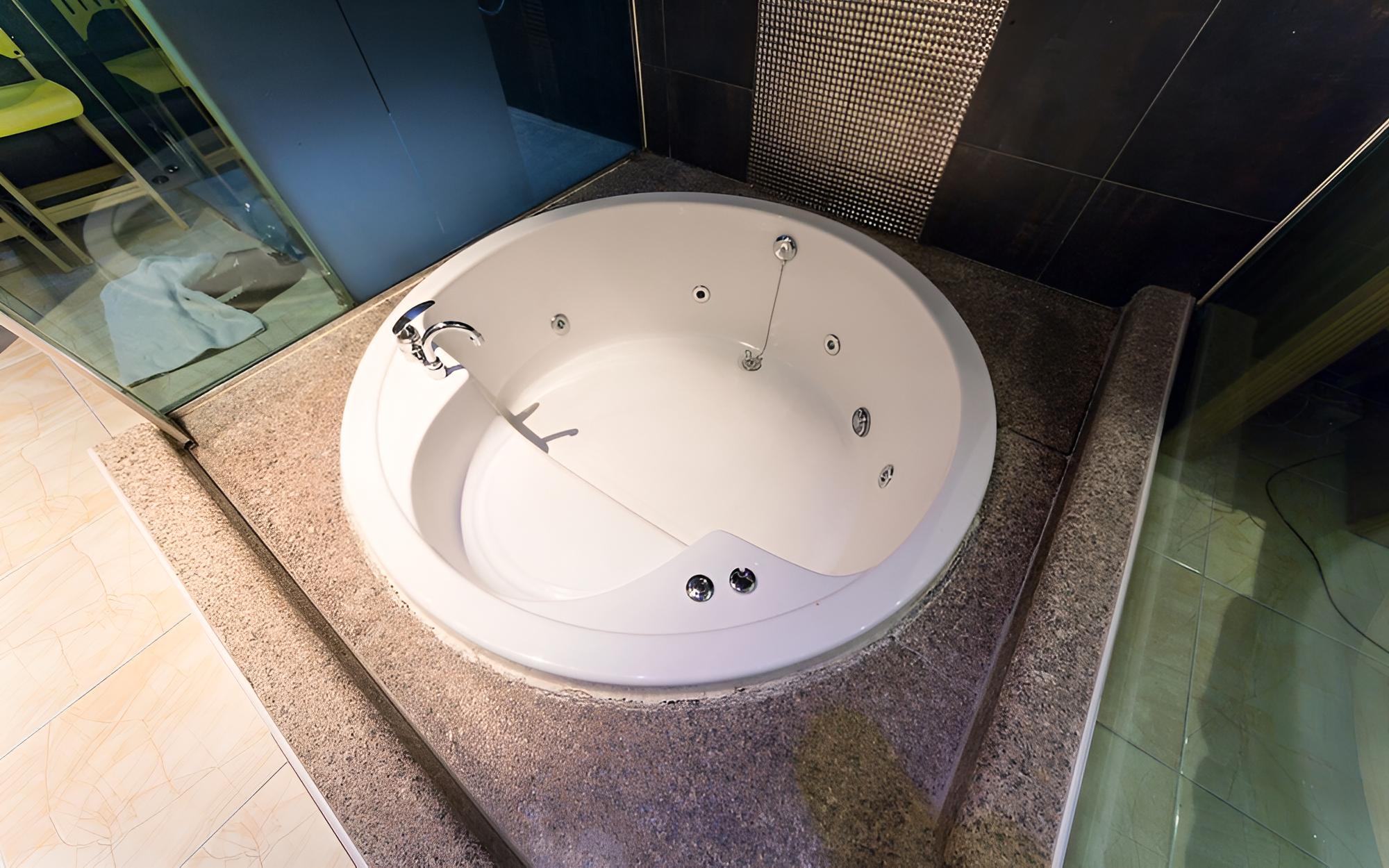 Room (Special room (round bathtub Netflix a) - Photo 18