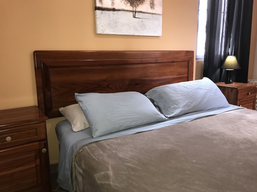 Classic House, 1 Queen Bed, Mountain View