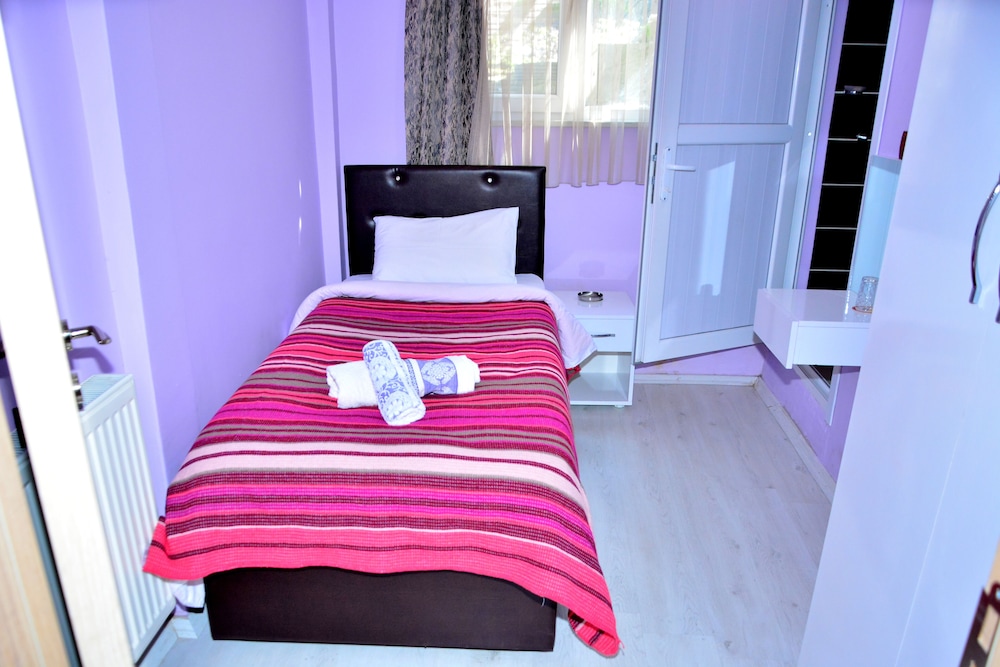 Basic Single Room photo 3