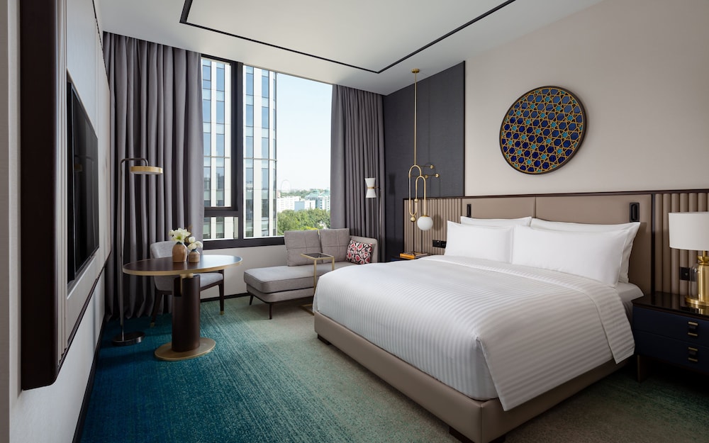 Suite, 1 King Bed, Club Lounge Access (High Floor) - Photo 1