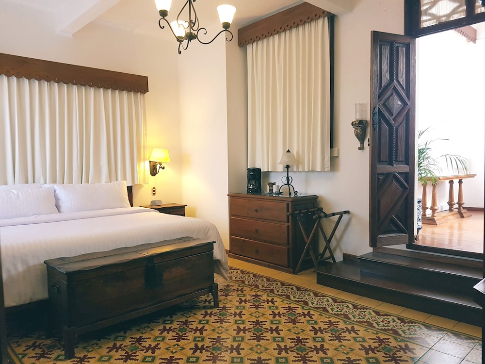 Junior Suite, 1 King Bed photo 1