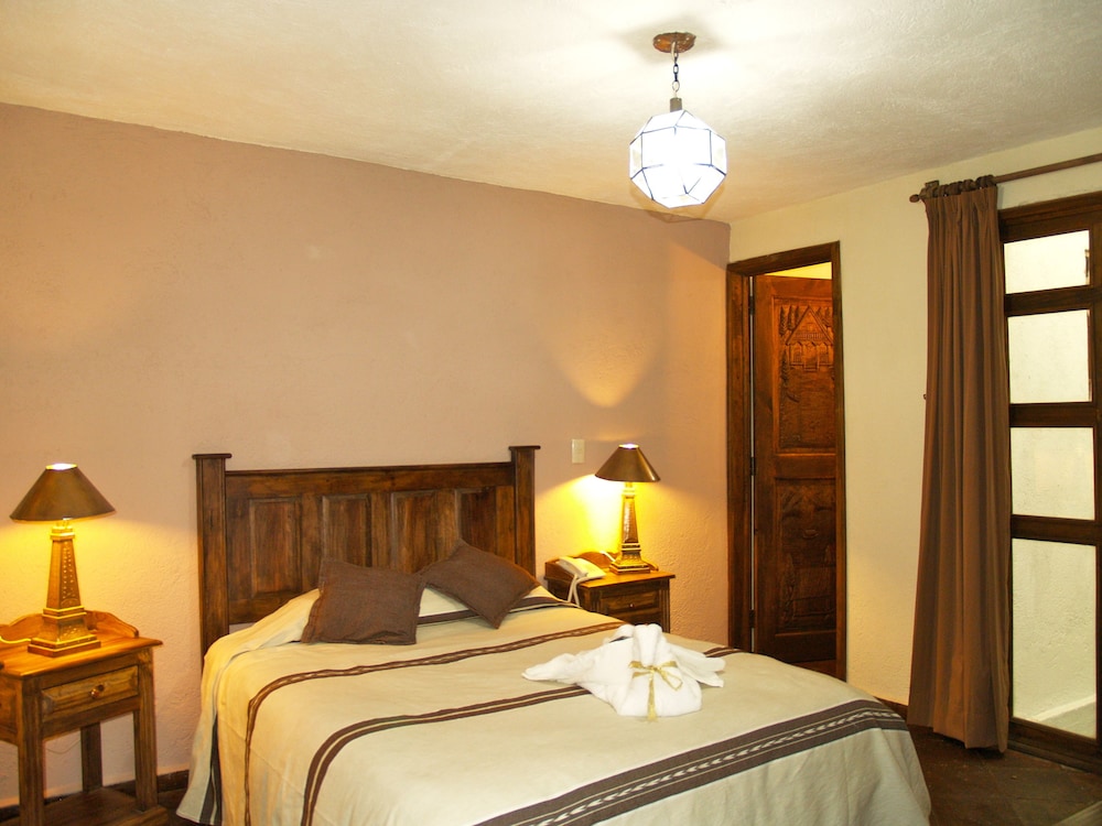 Standard Single Room, 1 Queen Bed, Private Bathroom photo 2