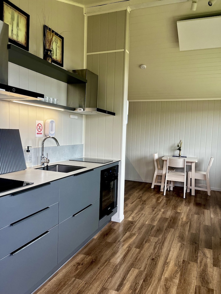 Basic Cabin, 1 Bedroom, Shared Bathroom, Sea View photo 3