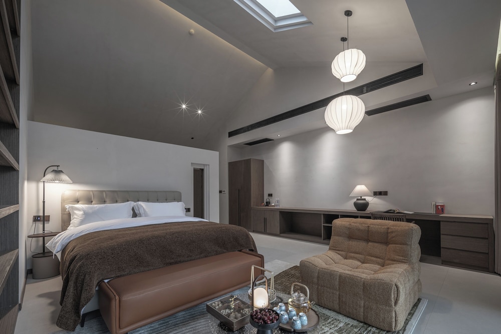 Deluxe Room, Balcony, Mountain View