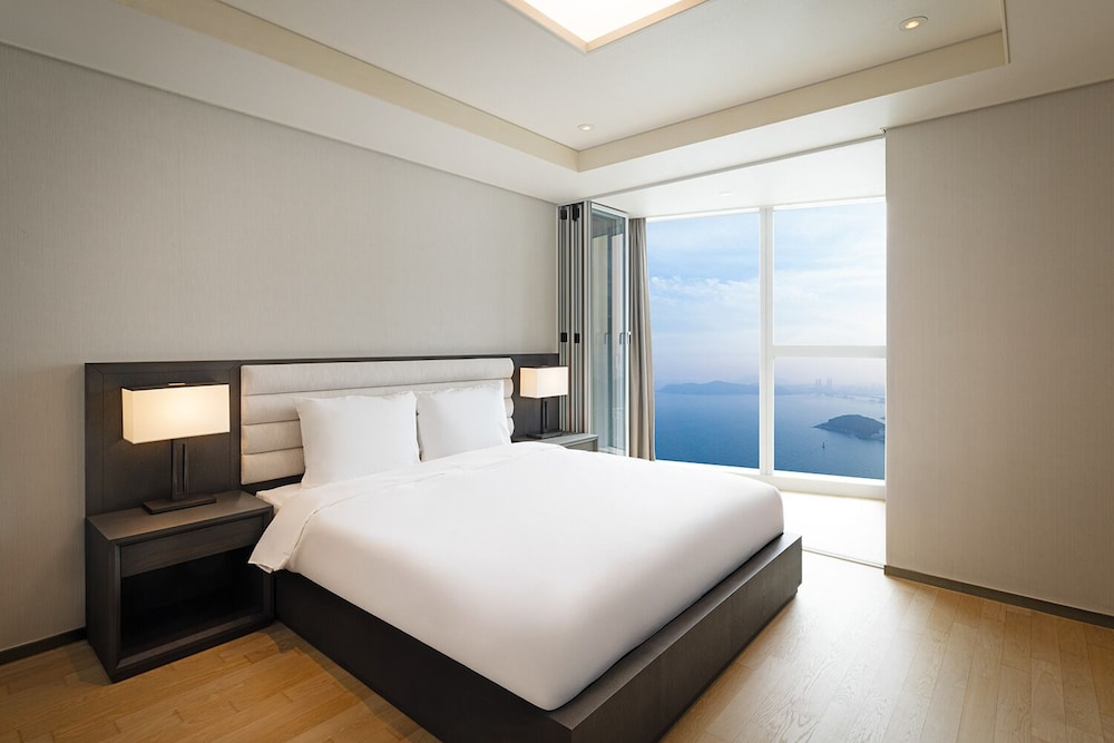 Ocean Executive Suite
