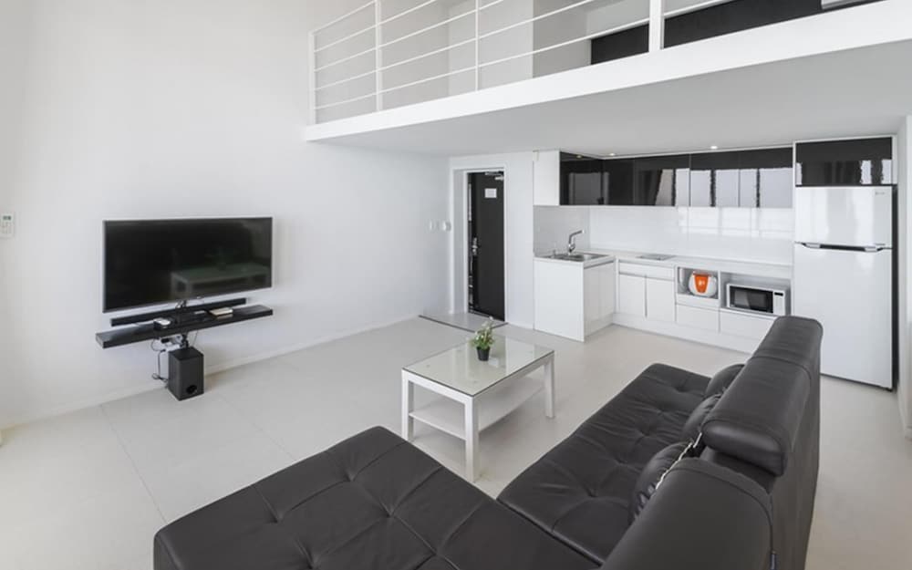 Room (VIP-1 (Spa Duplex)) - Photo 4