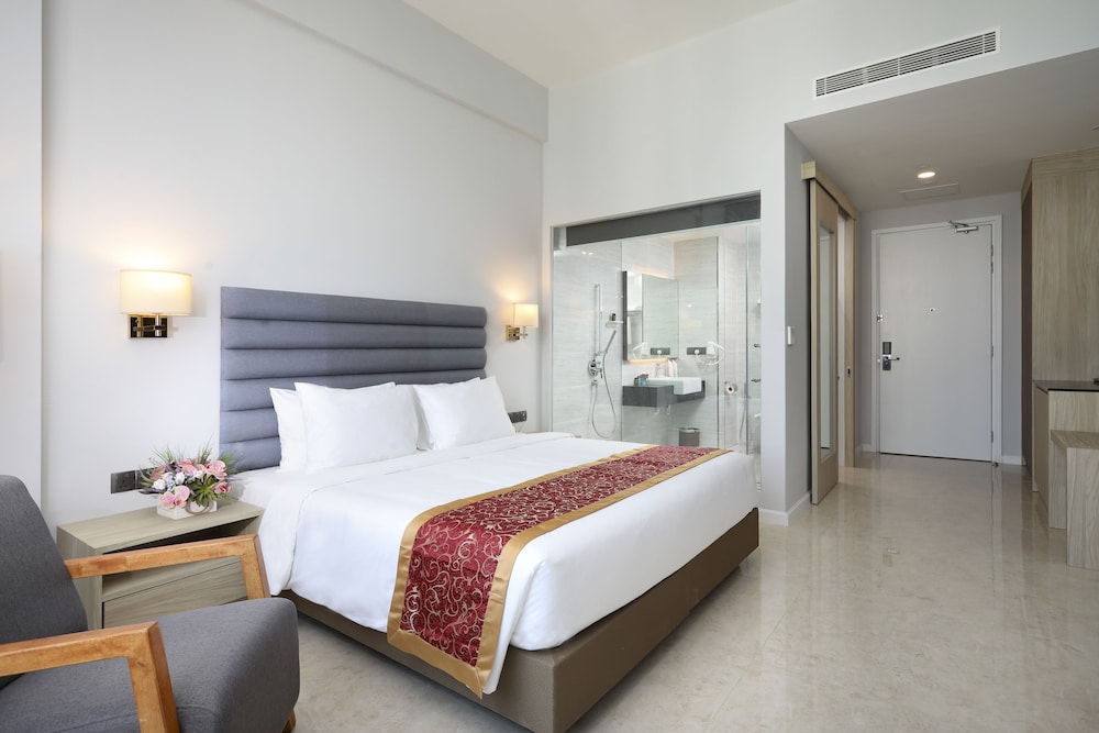 Deluxe Room - Photo 3