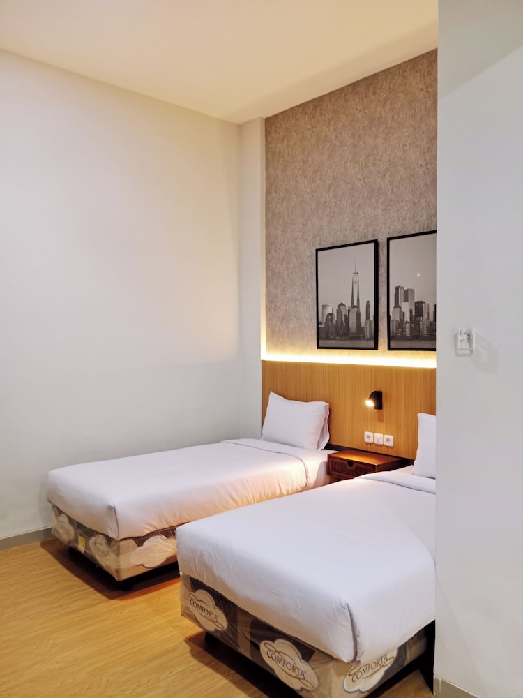Deluxe Twin Room photo 2