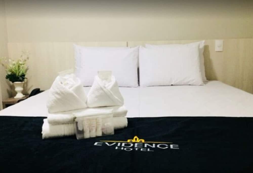 Double or Twin Room, 2 Twin Beds, Accessible, River View photo 1