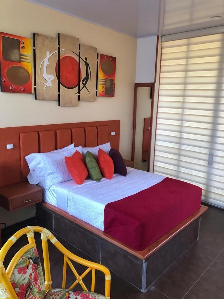 Romantic Double Room, 1 Double Bed, Jetted Tub photo 2
